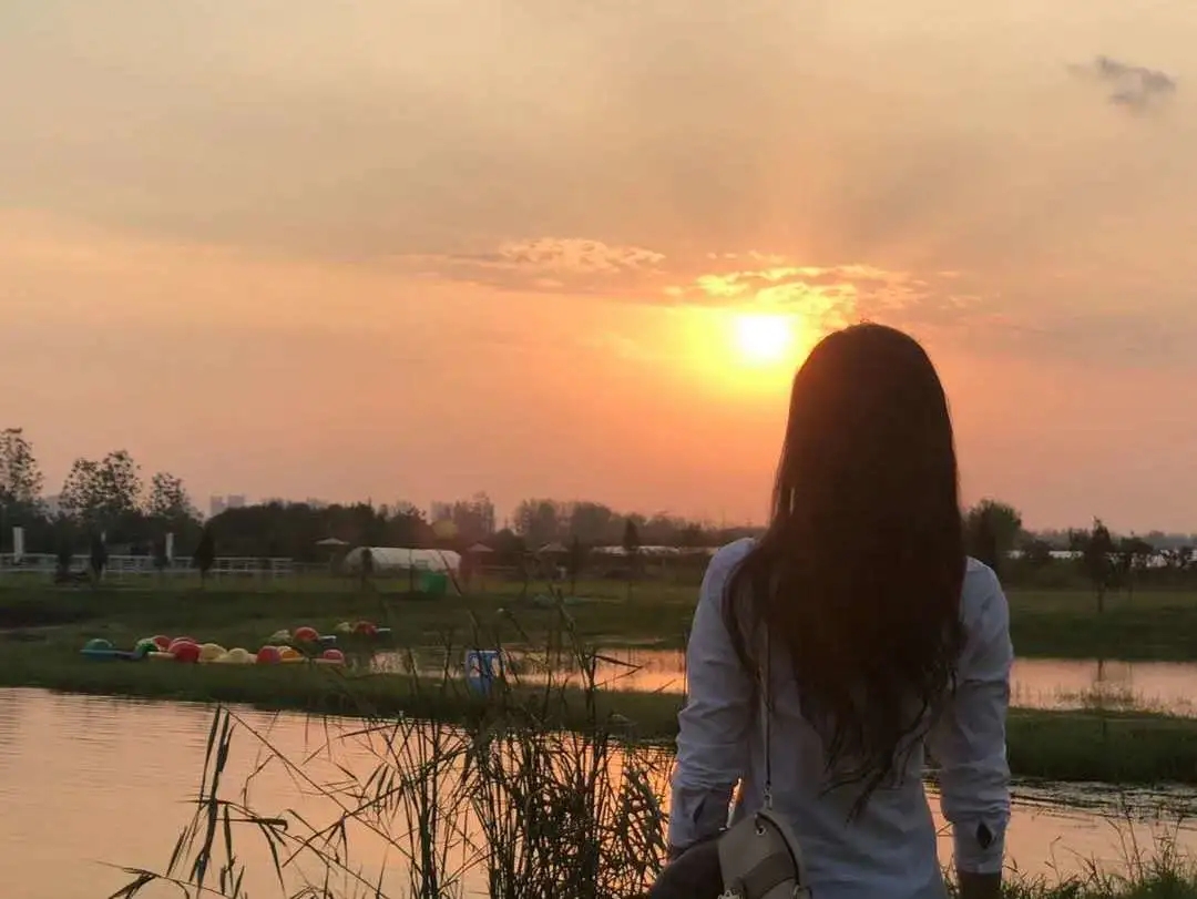 中墅玫瑰！女經(jīng)紀人的詩與遠方。