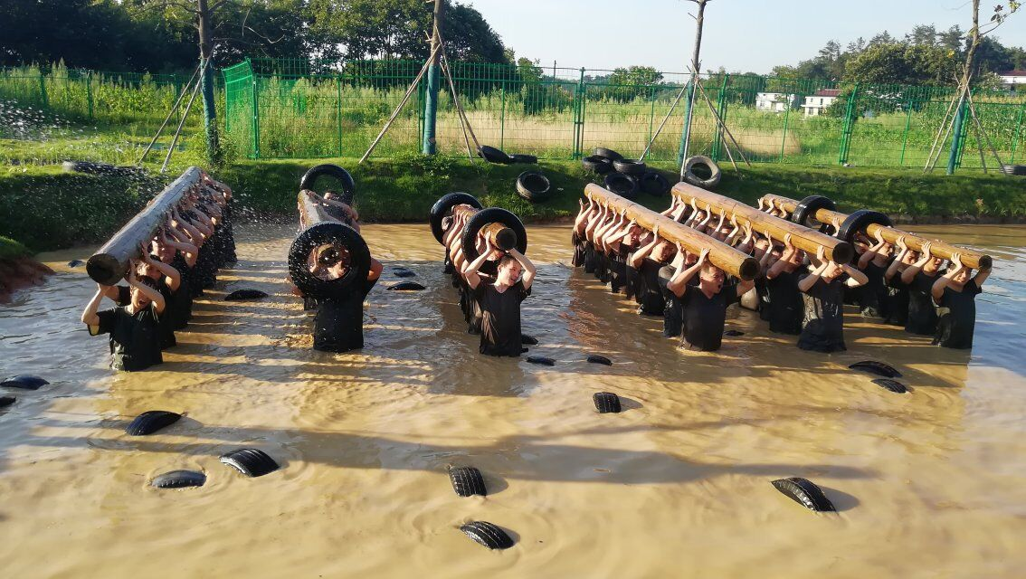 中墅地產(chǎn)第二期團(tuán)隊(duì)魔鬼訓(xùn)練圓滿結(jié)束